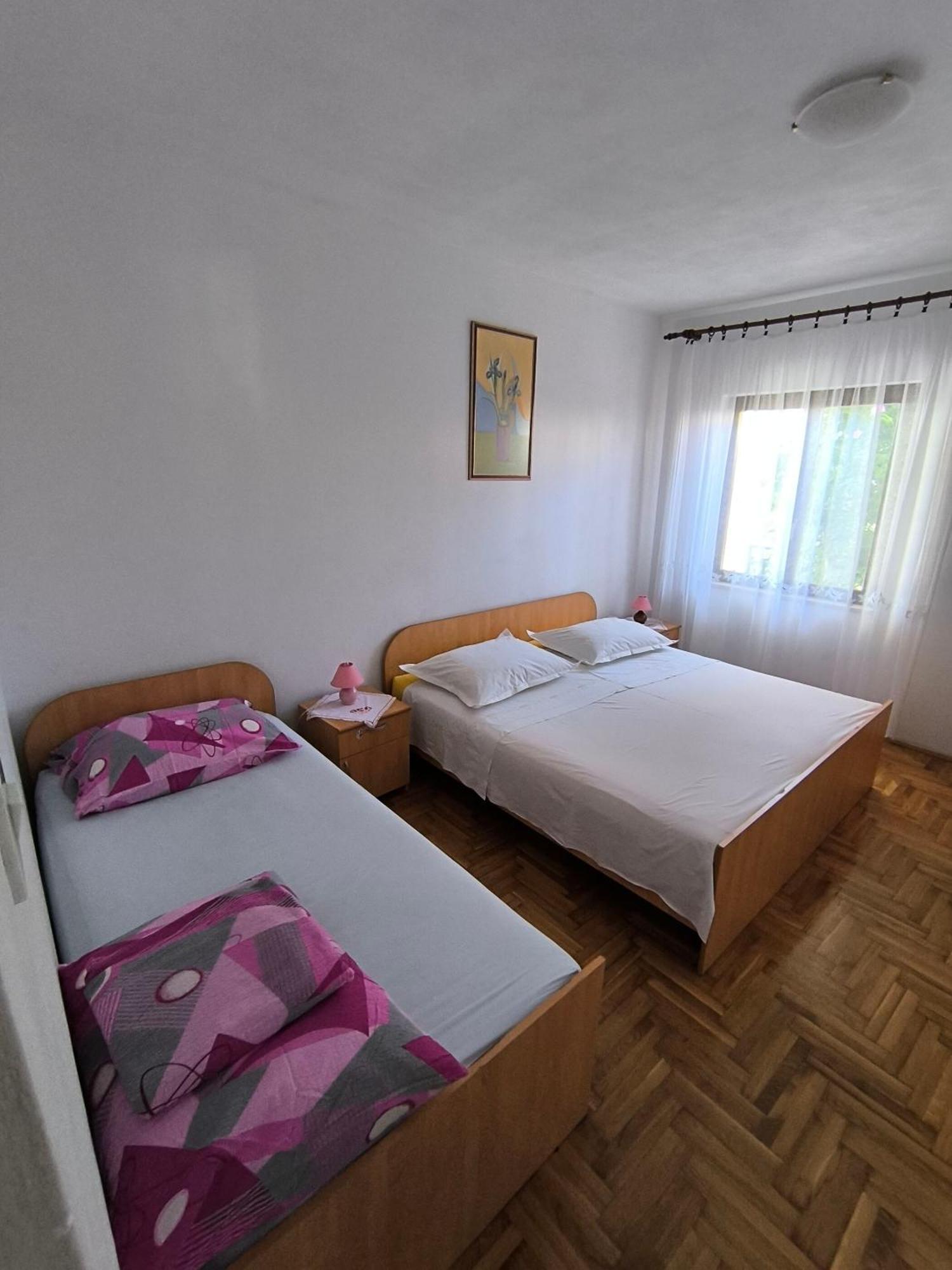 Apartment Vinka โตรกีร์ ภายนอก รูปภาพ