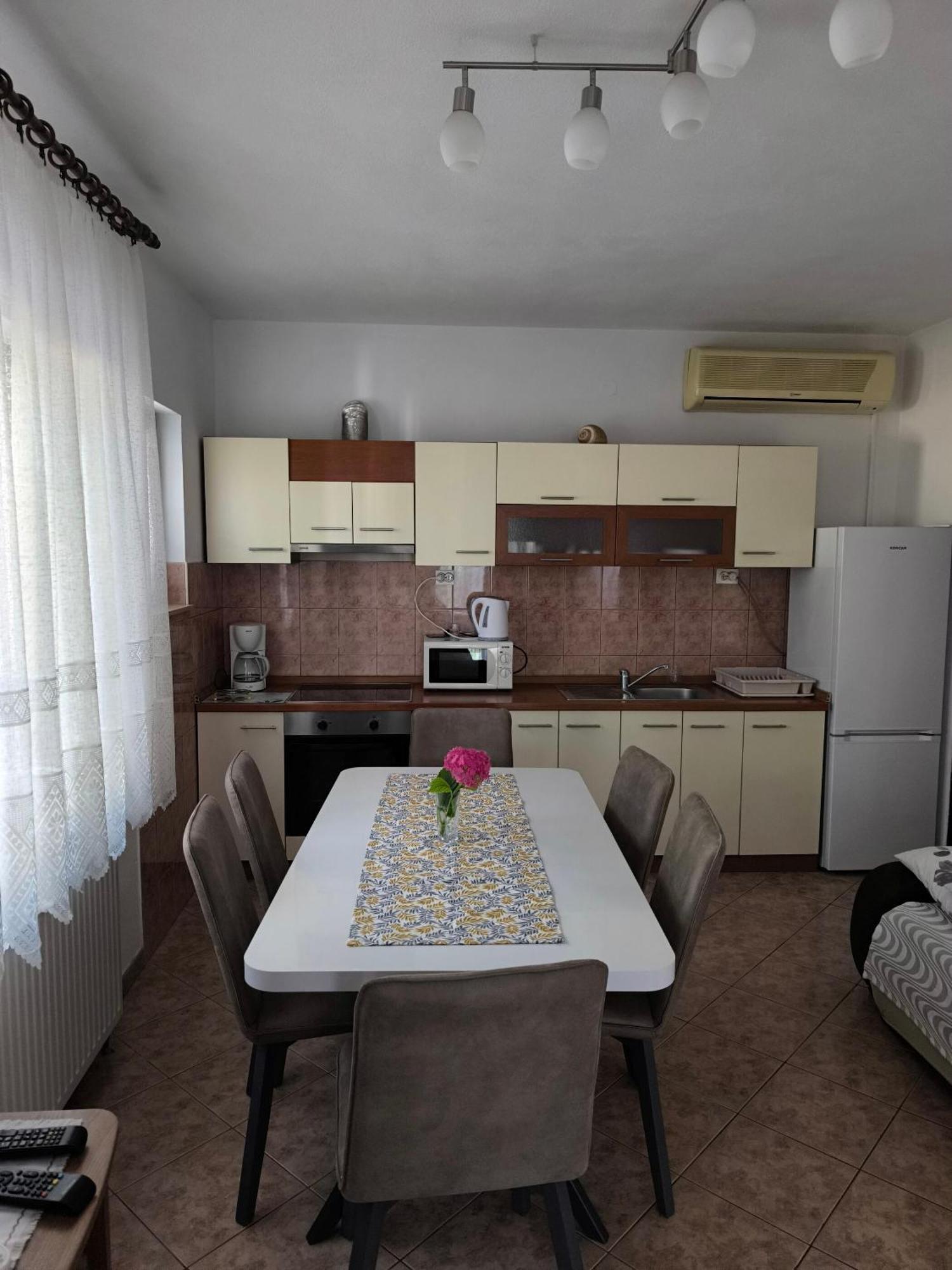 Apartment Vinka โตรกีร์ ภายนอก รูปภาพ